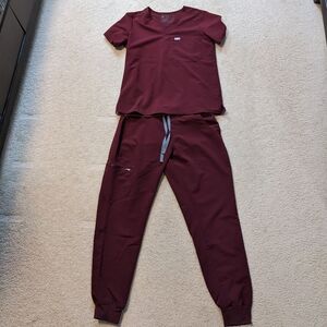 VGUC Figs Burgundy Scrub Set.